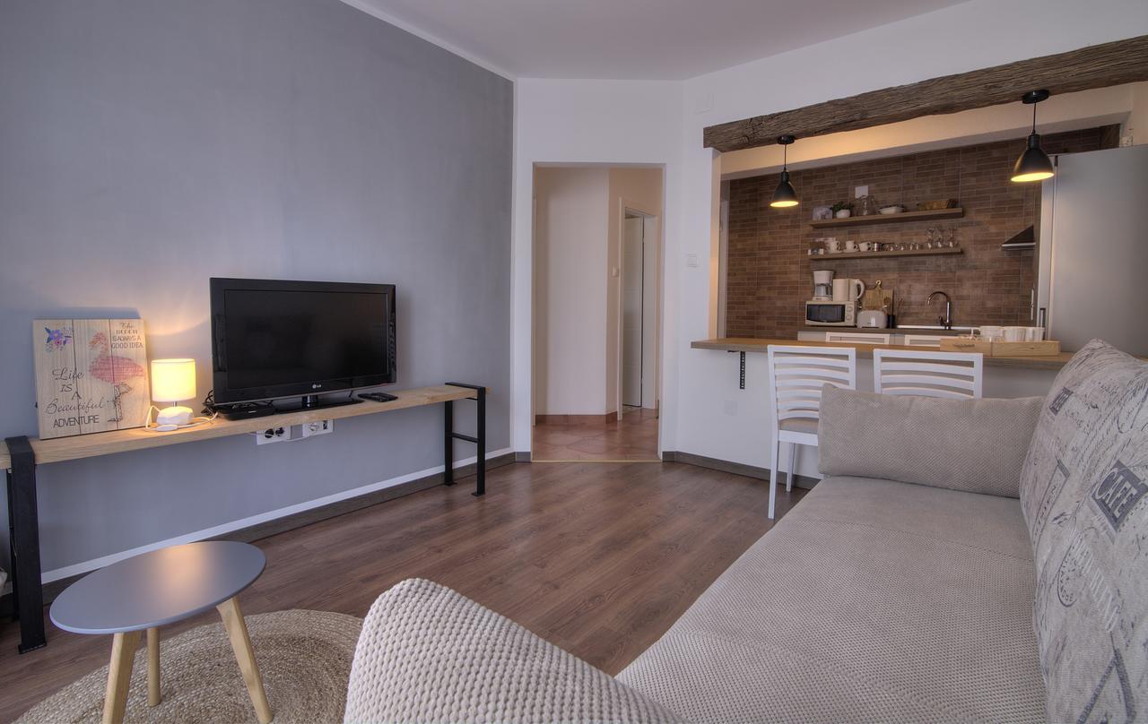 סנג' Apartments Lola מראה חיצוני תמונה