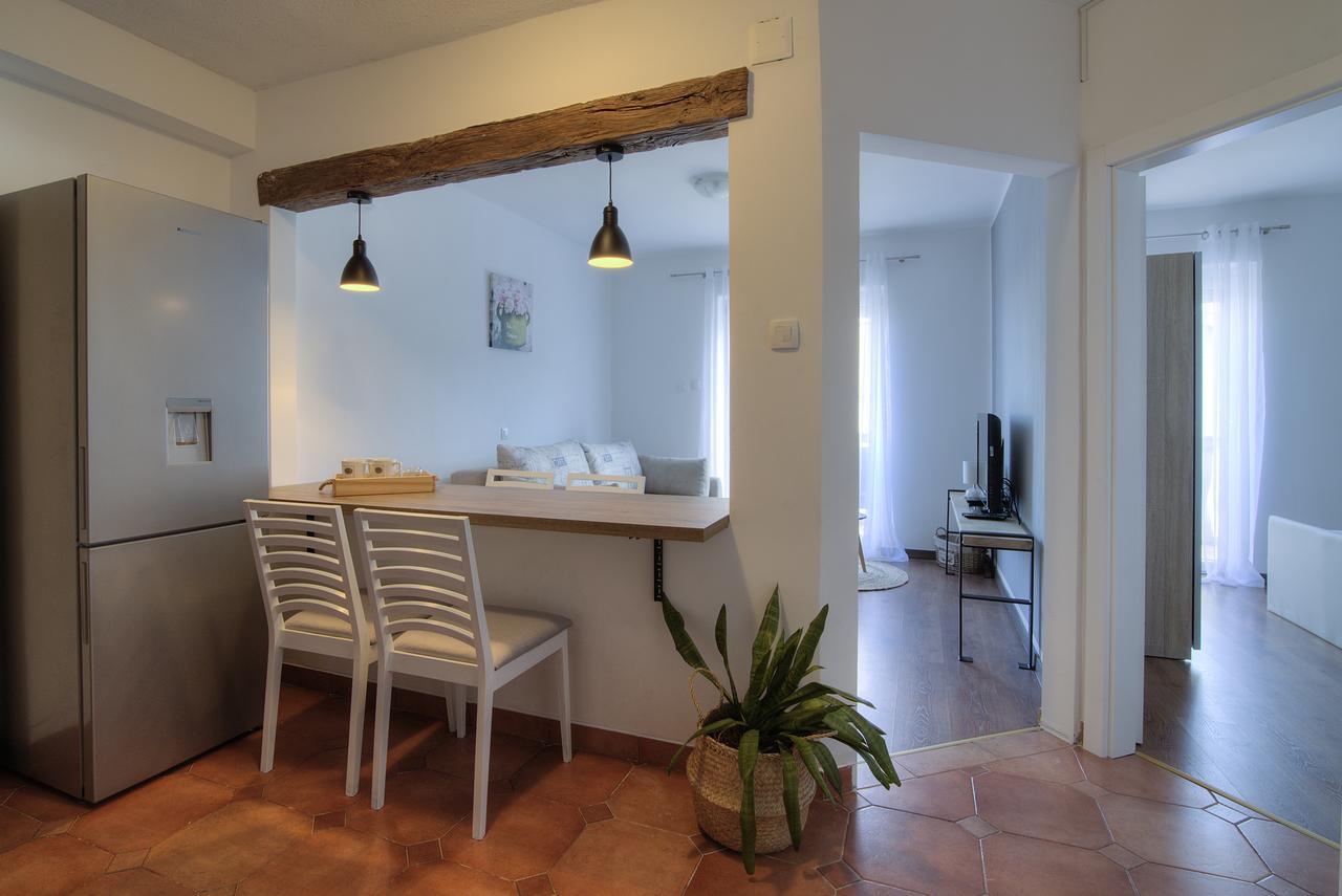 סנג' Apartments Lola מראה חיצוני תמונה